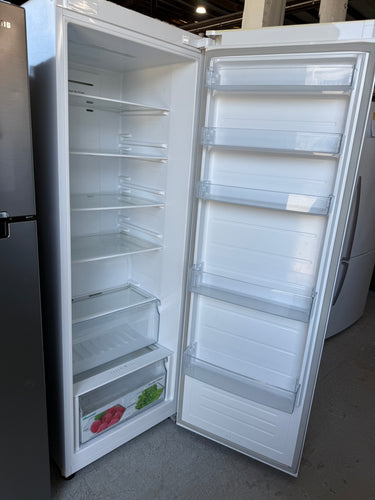Factory second Hisense HR6AFF355D 355L Upright Fridge Finish Colour White - Second Hand Appliances Geebung